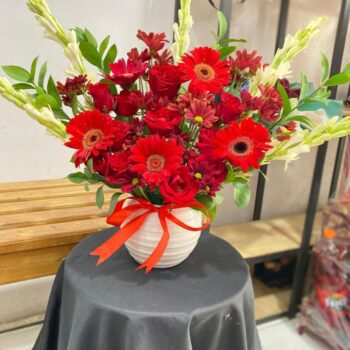 Red Flower Vase Jekan Raya